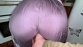 Stepson finds out stepmom's hefty butt for anal invasion have fun in homemade video